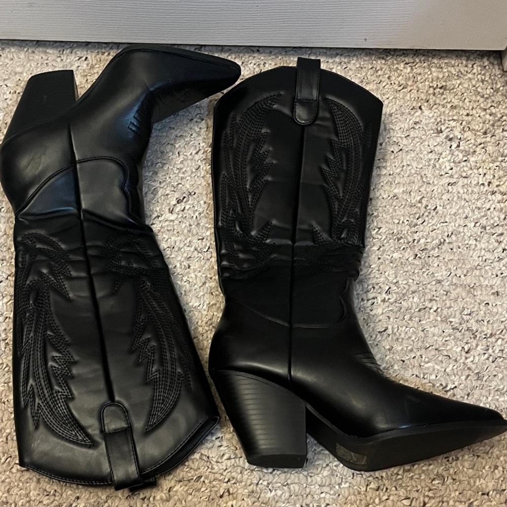 Women’s Black Heeled Cowboy boots